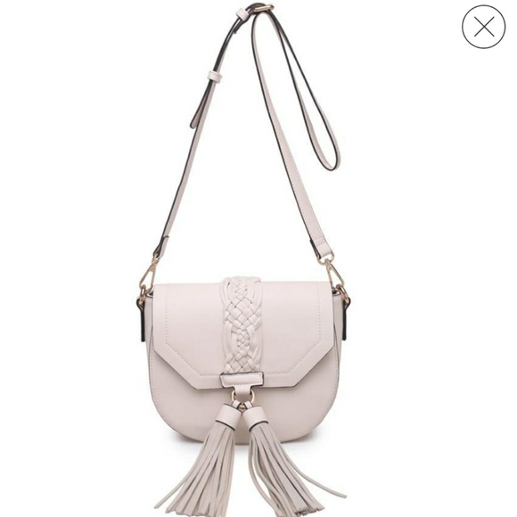 Moda Luxe Handbags - 🎉HP🎉  Moda Luxe White Tassel Crossbody Bag